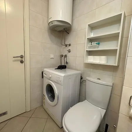 Nevena Belville Βελιγράδι