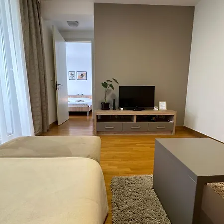 Nevena Belville * Belgrad